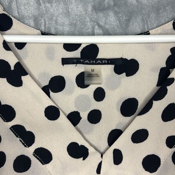 Tahari Off White Polka Dot Tank Flowy Pleated Back Detail Size Medium - Picture 2 of 8